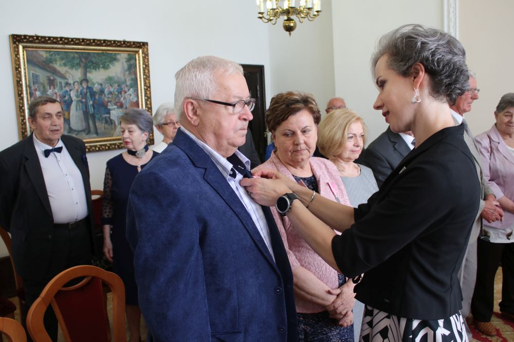 Uroczystość Złotych Godów w USC Piekary Śląskie. Poznaj szczęśliwych zakochanych!