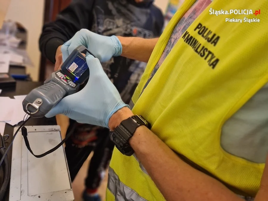 Piekarscy policjanci zatrzymali kolejne osoby z narkotykami