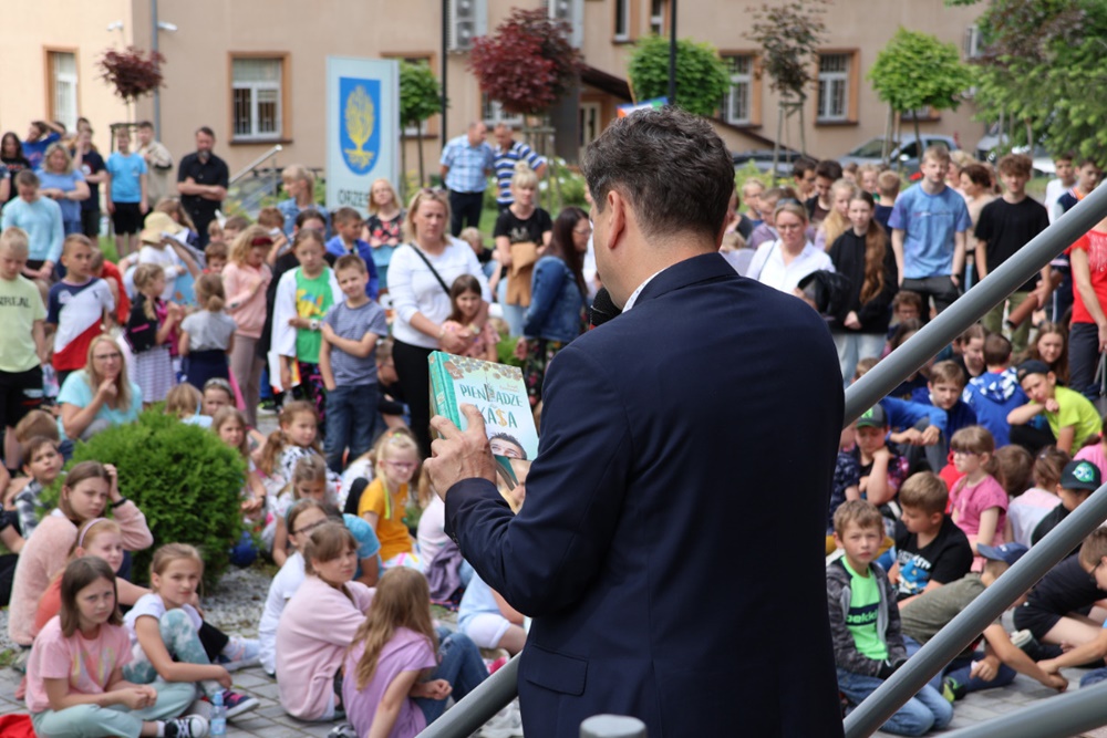 Czytanie z biblioteką w Orzeszu. Zobacz, co się działo!