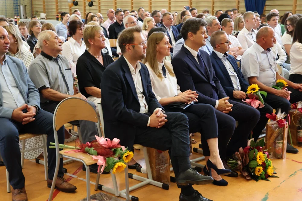 Zakończenie roku szkolnego w SP nr 5. W wydarzeniu wziął udział Burmistrz Orzesza