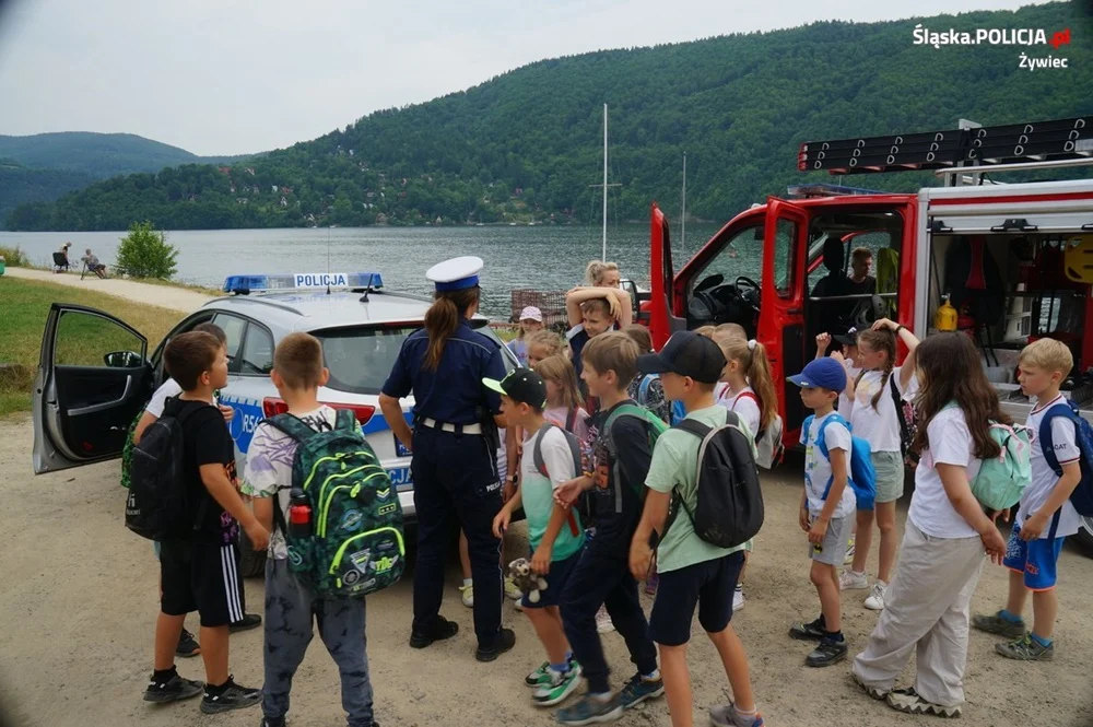 Bezpieczny letni wypoczynek. Pamiętaj o tych zasadach!