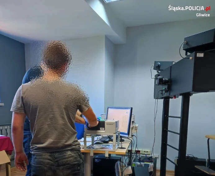 Złodziej okradł otwarty garaż w Gliwicach. 20-latek usłyszał zarzuty!