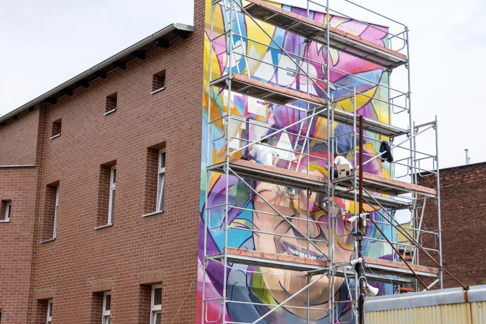 Mural Smerfetki na finiszu