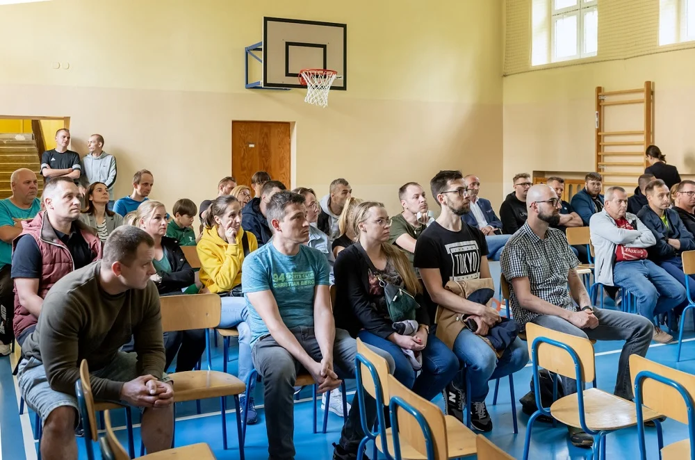 Prezydent Mariusz Wołosz spotkał się z rodzicami młodych piłkarzy GKS Rozbark Bytom