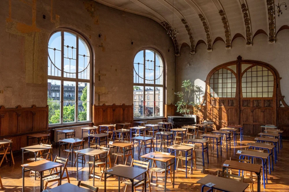 Secesyjny budynek IV LO z tytułem najbardziej filmowego miejsca w województwie