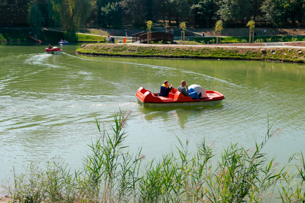 Wypożyczalnia rowerów wodnych w Parku Miejskim już otwarta