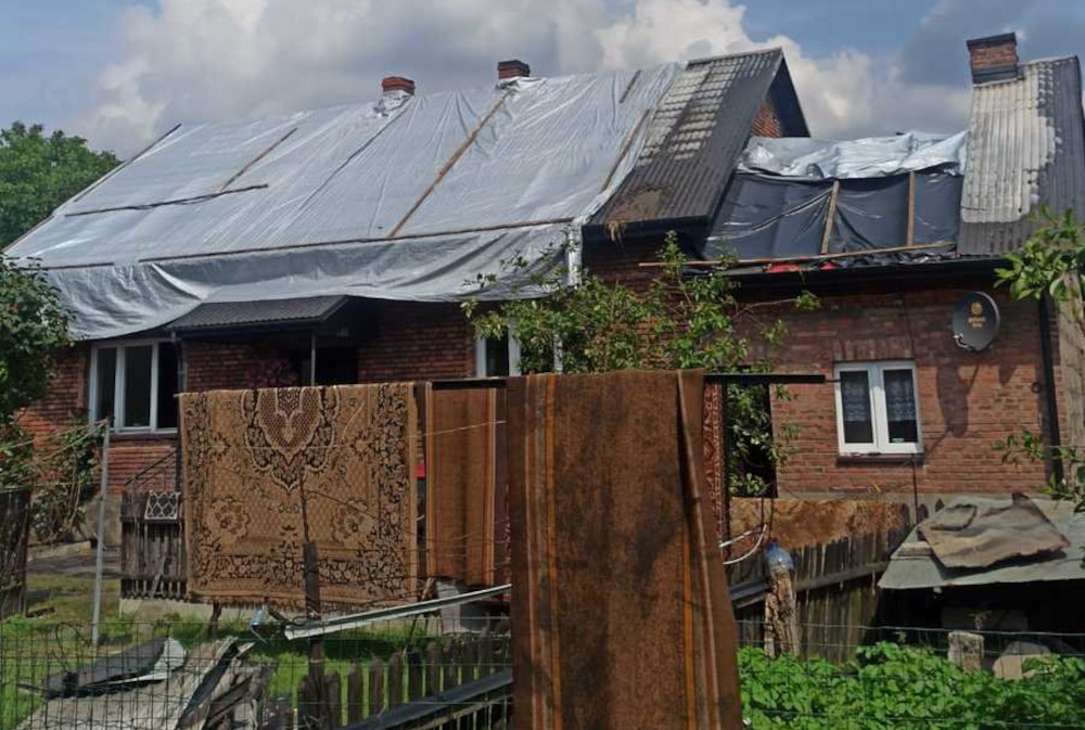 Pożar zabrał im dach nad głową. Policjant i jego rodzina potrzebują pomocy!