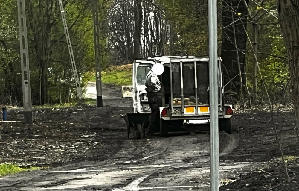 Chciał zaoszczędzić - zapłacił mandat