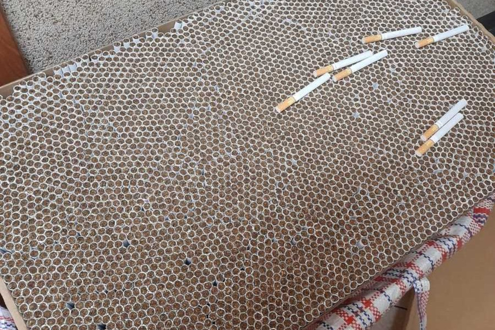 „Lewe” papierosy w rękach stróżów prawa