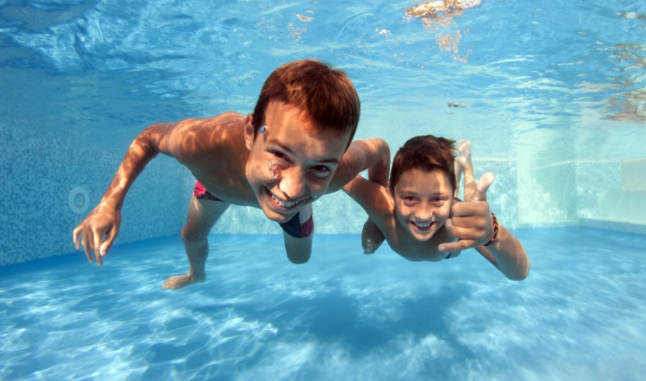 Gdzie można spędzić upalne dni? Sprawdź otwarte baseny w Sosnowcu!