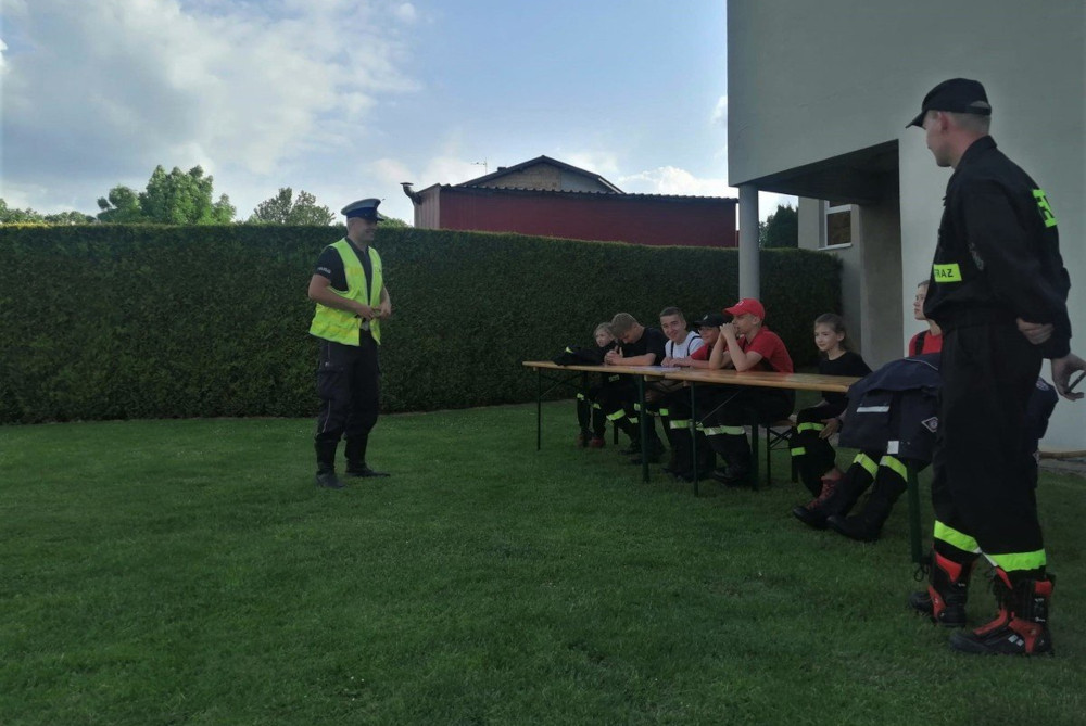 Policjant drogówki szkolił młodych strażaków-ochotników