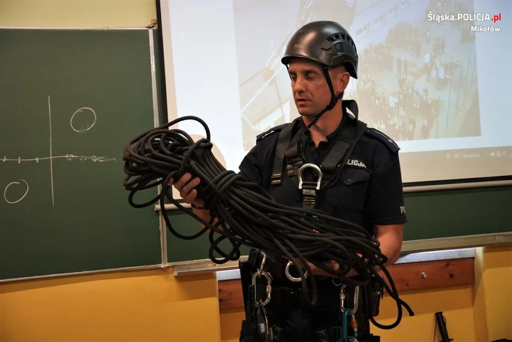 Pasja Policja z uczniami mikołowskiego liceum