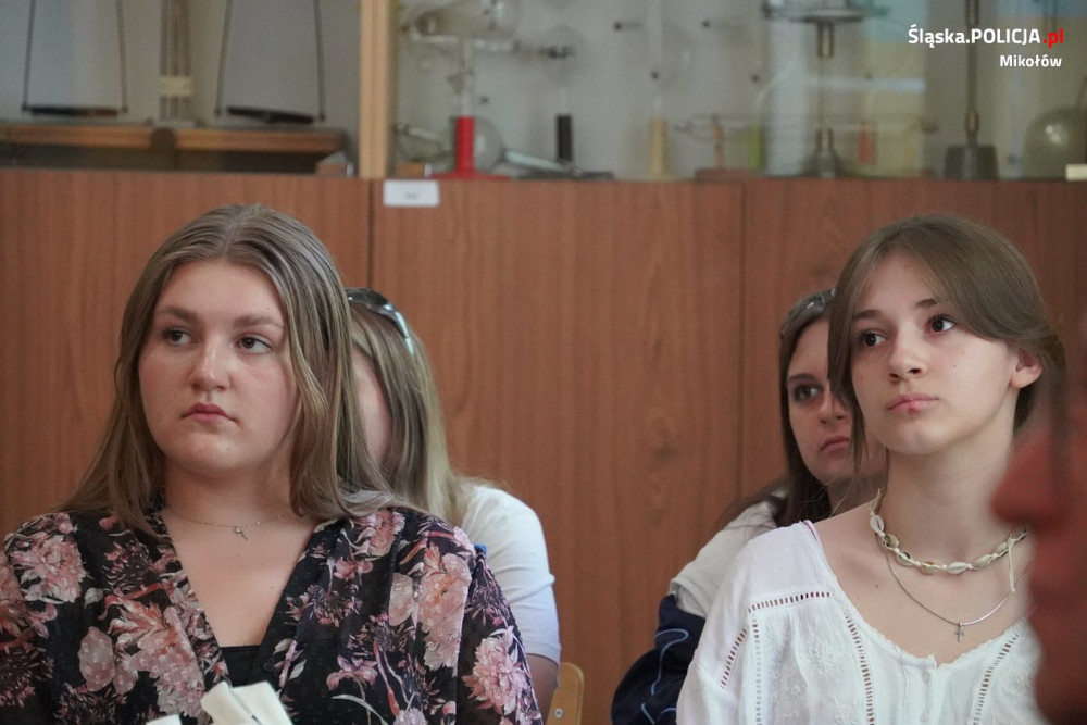 Pasja Policja z uczniami mikołowskiego liceum