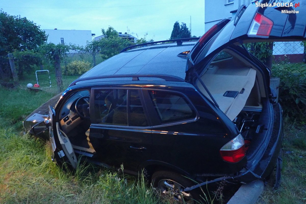 Mikołów: Pijana 47-latka wjechała w budynek. Badanie wykazało 3,5 promila!