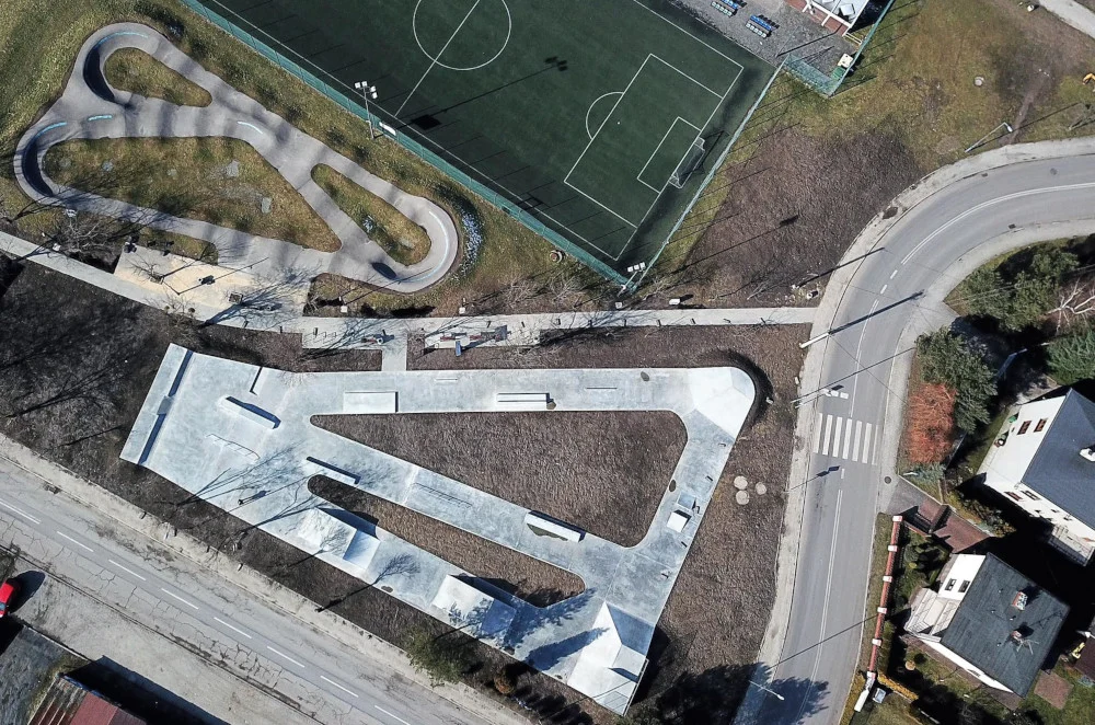 MOSiR: Ruszają szkolenia na skateparku. Nauka jazdy na deskorolce, rolkach i hulajnodze