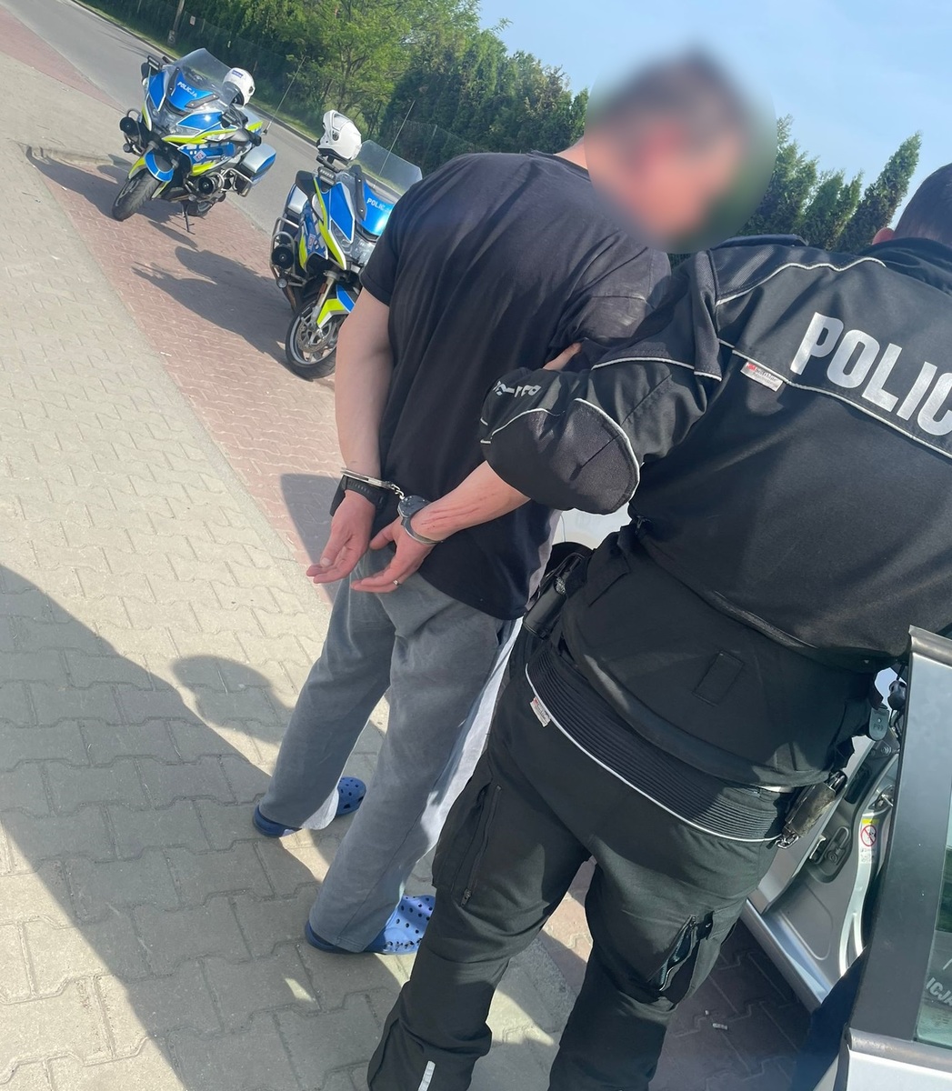 Przyjechał do sklepu mając prawie 4 promile. Sprzedawca zabrał mu kluczyki