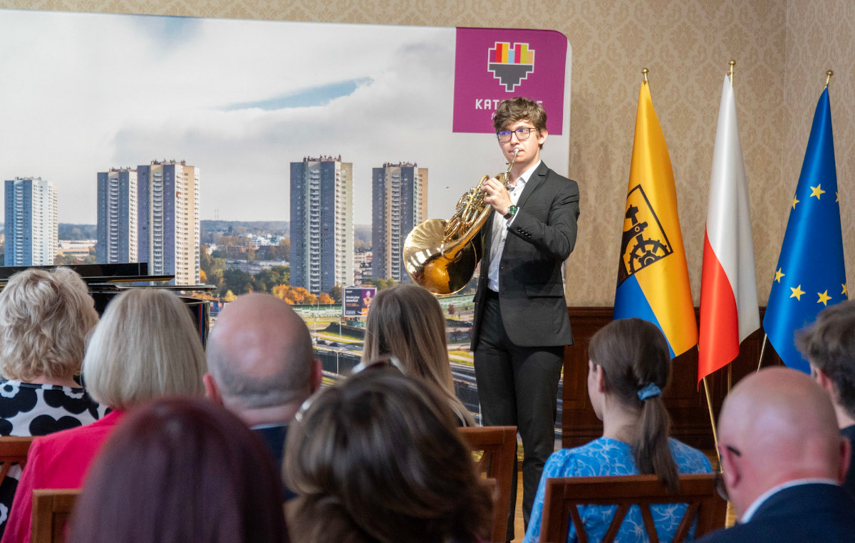 Prezydent Katowic nagrodził artystycznie uzdolnioną młodzież