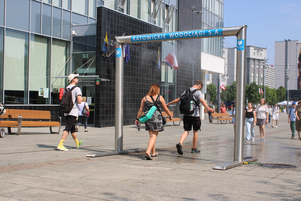 Fala upałów w Katowicach. Gdzie staną kurtyny wodne?
