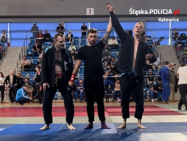 Trzy złote medale na dwóch turniejach Brazylijskiego Jiu Jitsu dla katowickiego policjanta