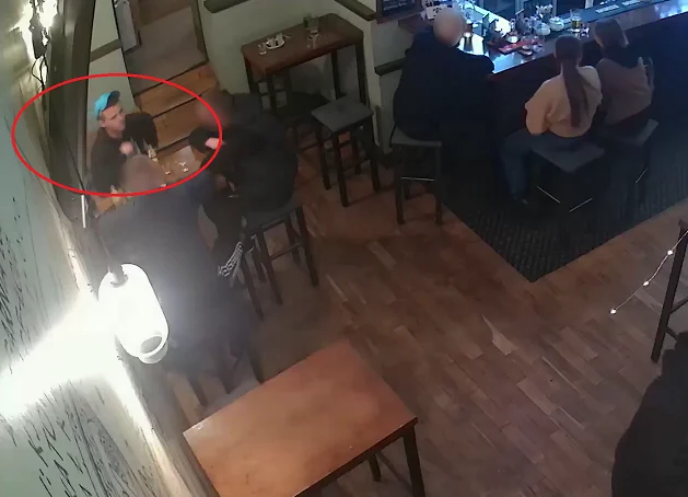 Ukradł teczkę z zawartością laptopa, dokumentów i innych rzeczy. Rozpoznajesz go?