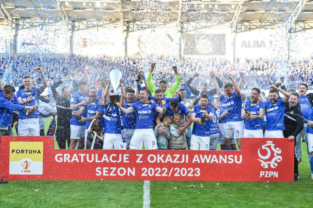 Ruch Chorzów wraca do Ekstraklasy! Marzenie kibiców Niebieskich stało się faktem