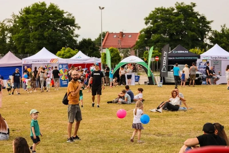 Tłumy mieszkańców bawiły się podczas Festiwalu Górnej Odry i Żorskiej Wiosny Młodości! / fot. ARP SA (UM Żory) 65