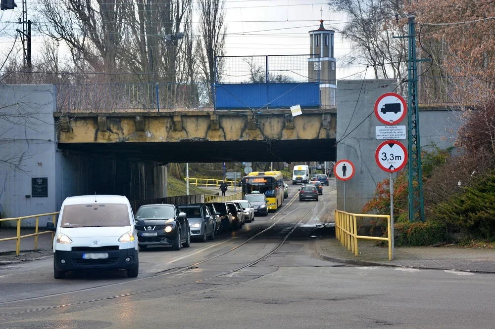 Zmiana organizacji ruchu w rejonie wiaduktu na ul. Wojska Polskiego