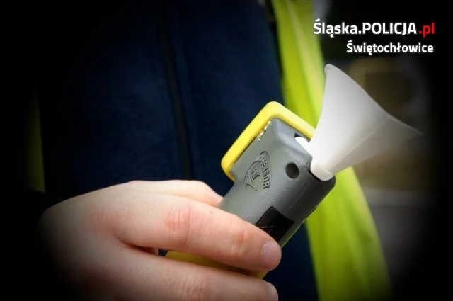 Dwóch nietrzeźwych kierowców zatrzymanych przez świętochłowicką drogówkę