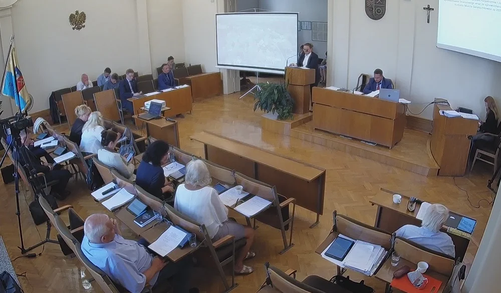 Rada Miasta Świętochłowice nie udzieliła wotum zaufania prezydentowi Danielowi Begerowi