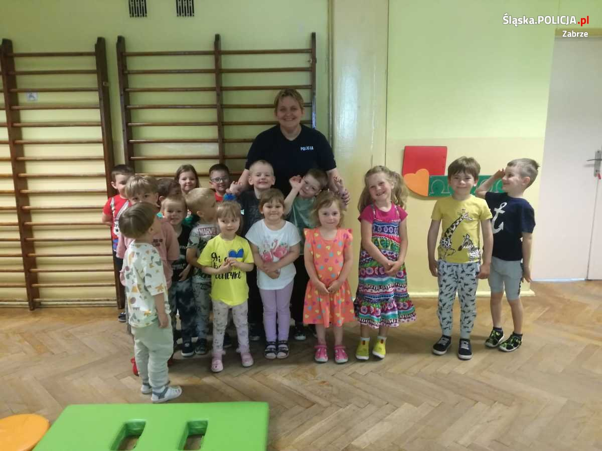 Dzielnicowa z pierwszego komisariatu odwiedziła przedszkolaków