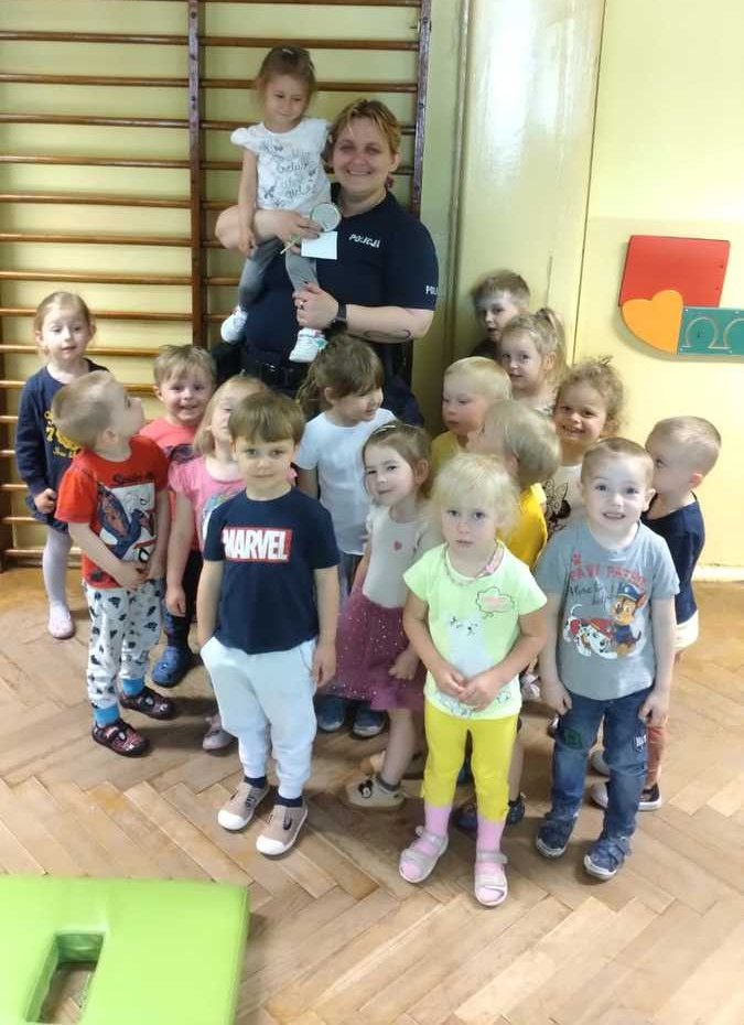 Dzielnicowa z pierwszego komisariatu odwiedziła przedszkolaków