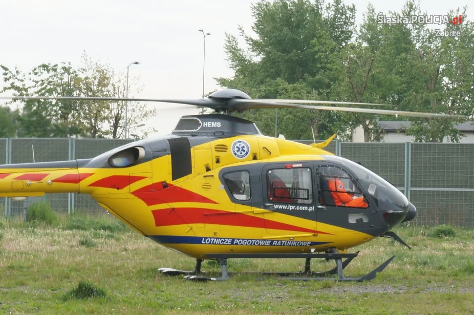 [AKTUALIZACJA] Młoda kobieta wypadła z 4. piętra. W ciężkim stanie trafiła do szpitala