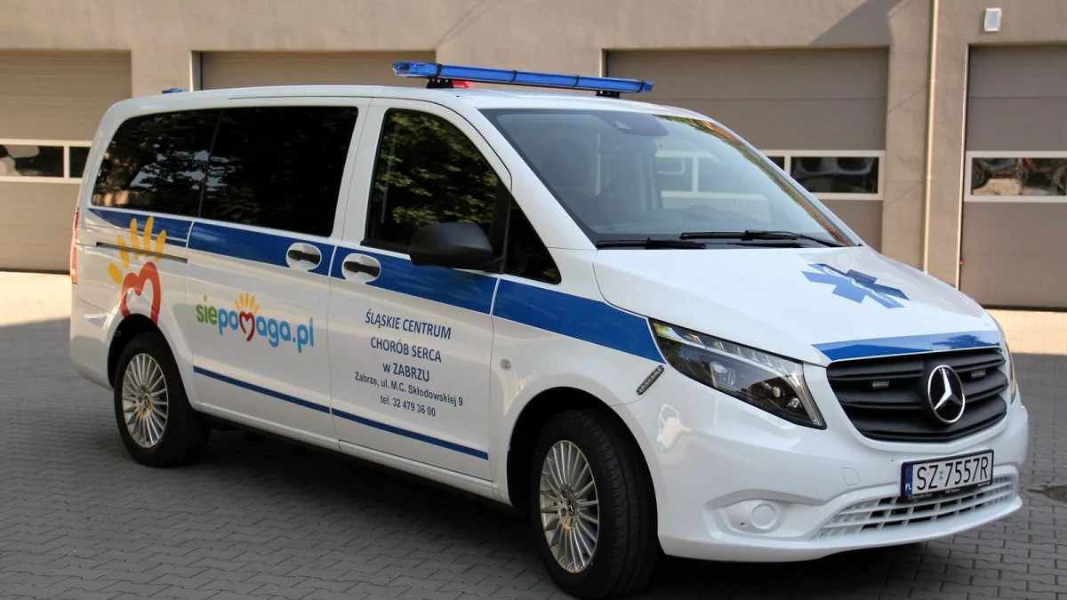 Nowa karetka dla zespołu transplantacyjnego ŚCCS. Będą jeździć nią po narządy