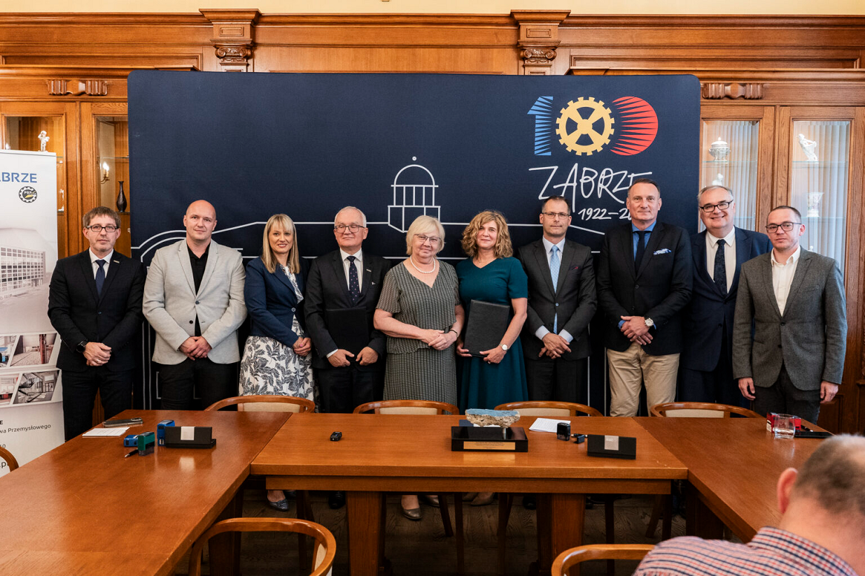 Podpisano umowę dotyczącą budowy czwartej trybuny stadionu Arena Zabrze!