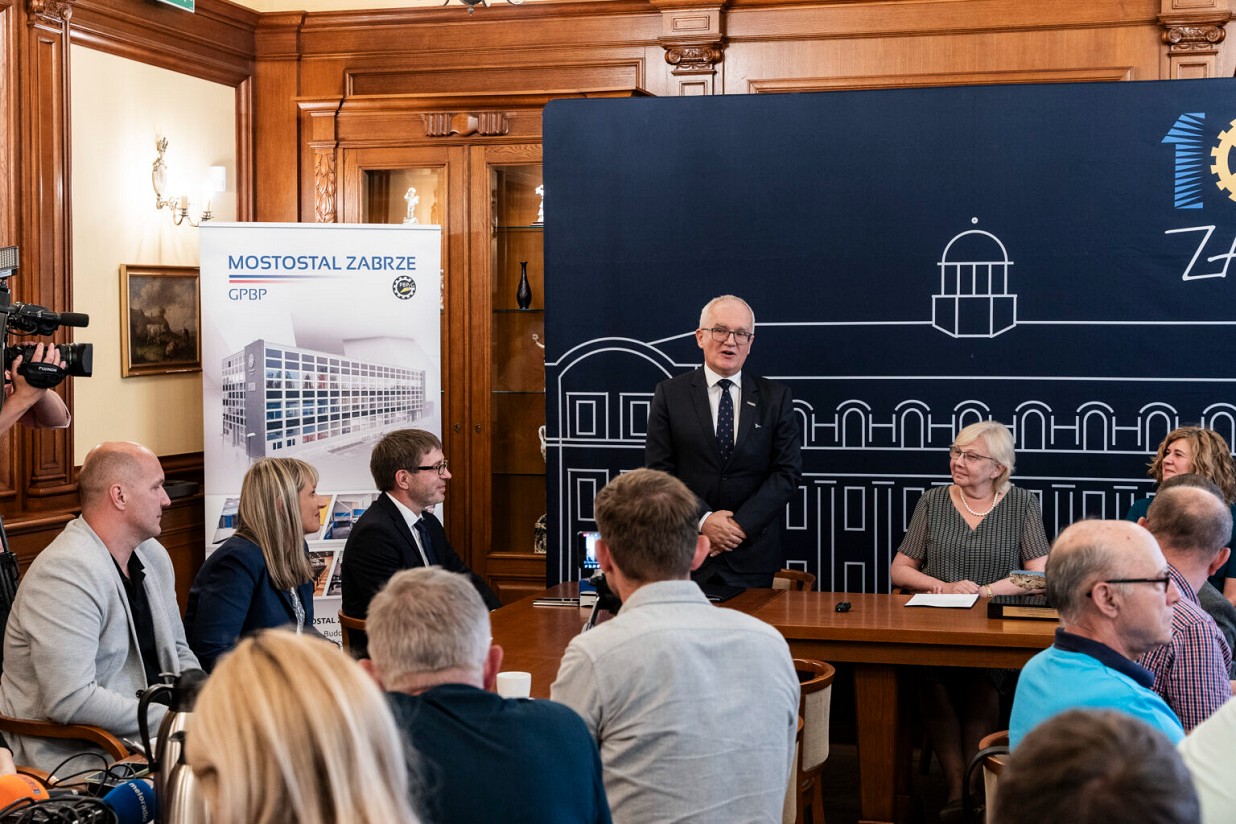 Podpisano umowę dotyczącą budowy czwartej trybuny stadionu Arena Zabrze!