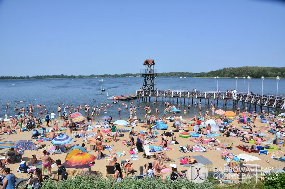 Rozpoczęto sezon kąpielowy na kąpieliskach nad Pogoriami w Dąbrowie Górniczej