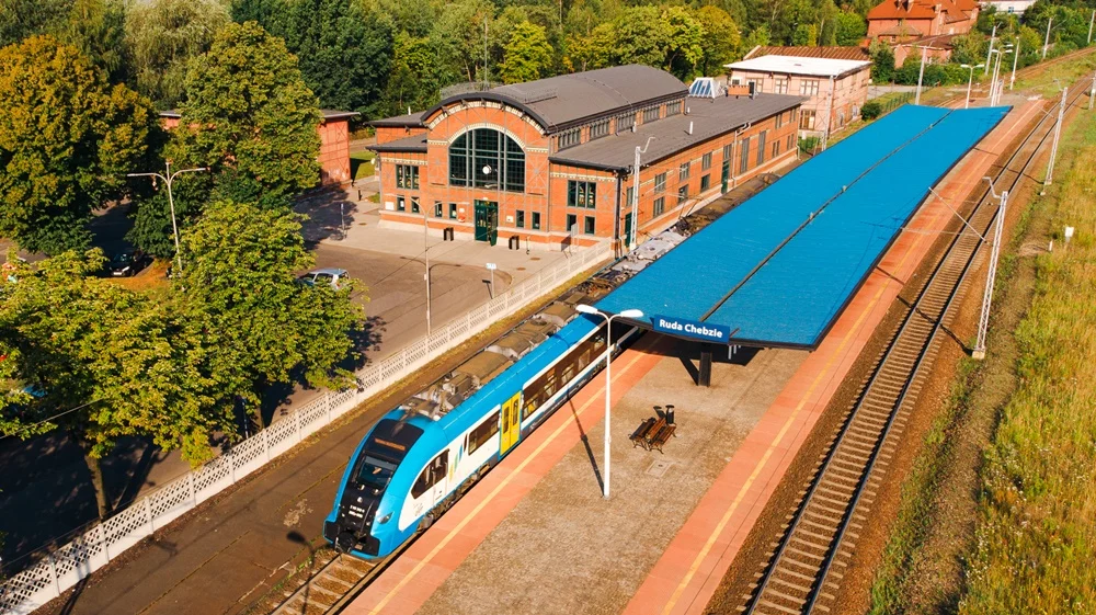 Dlaczego czasami pociągi nie są ze sobą skomunikowane? Koleje Śląskie odpowiadają