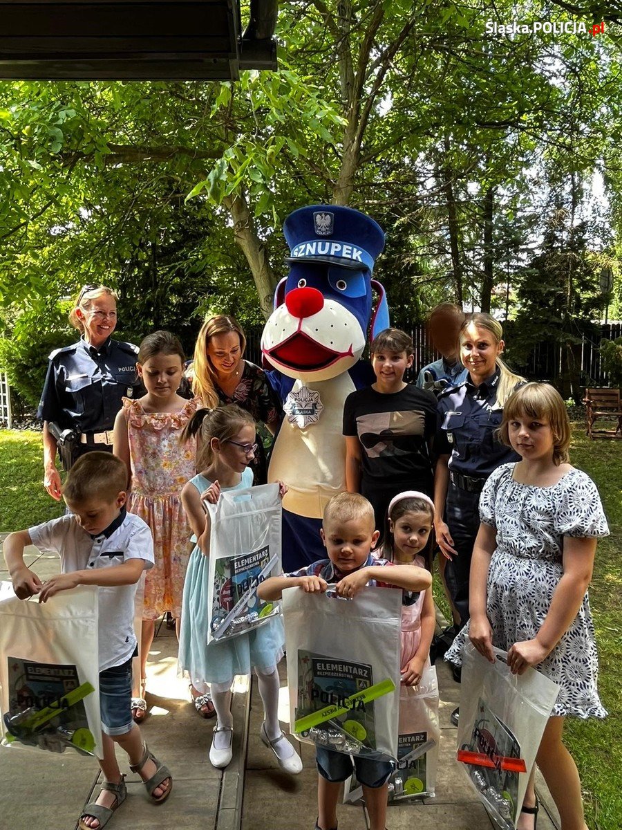 Policjanci pojawili się na uroczystym otwarciu nowej placówki zaprzyjaźnionego domu dziecka