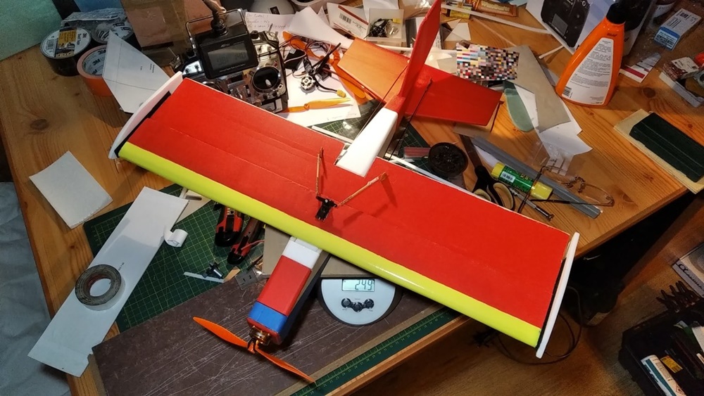 Warsztaty z modelarstwa lotniczego w CAS w Wodzisławiu Śląskim