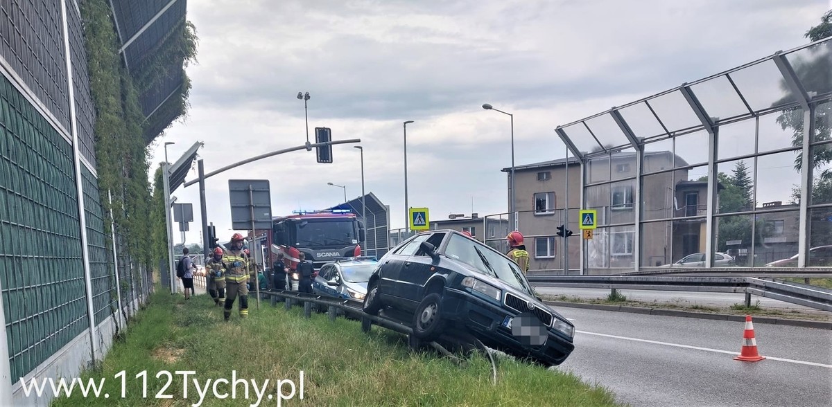 Nietrzeźwy uderzył w barierki energochłonne