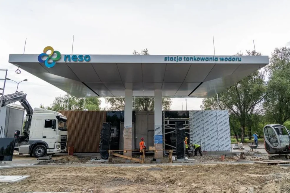 Tankowanie wodoru w Rybniku coraz bliżej. Trwa budowa ogólnodostępnej stacji wodorowej