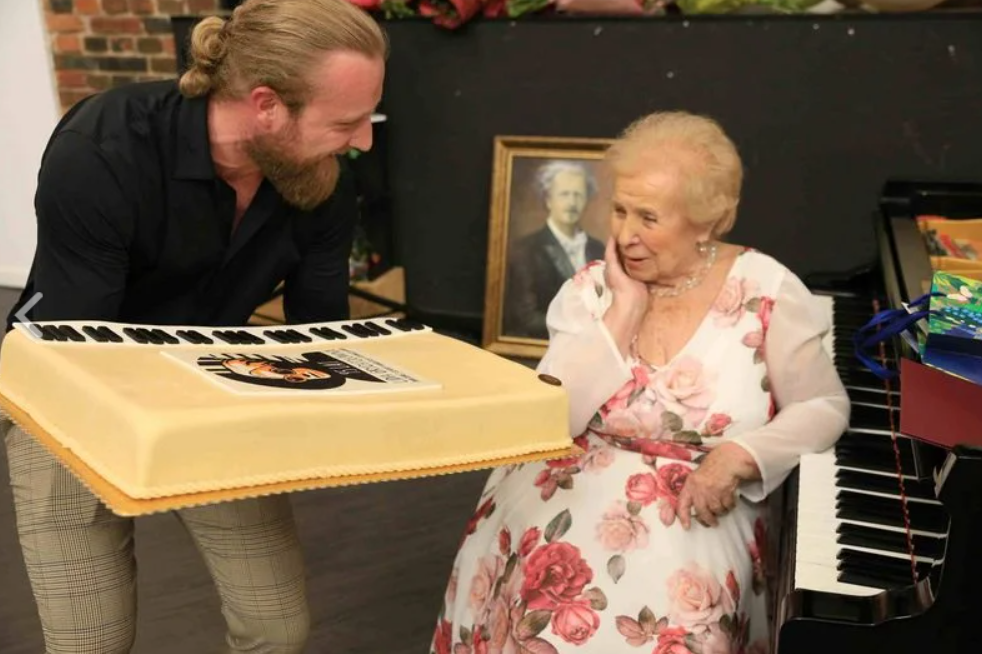 Urodzinowy Recital Lidii Grychtołówny. Honorowa Obywatelka Rybnika świętowała 95 urodziny