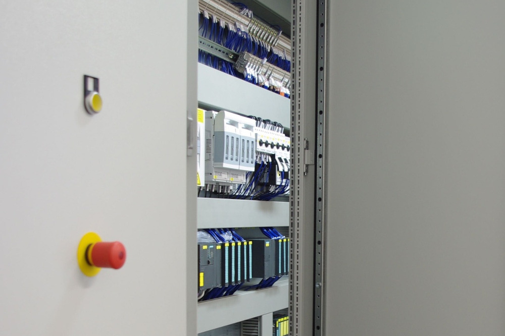 Bytom: Policjanci z Rostka zlikwidowali "lewe" podłączenia do prądu