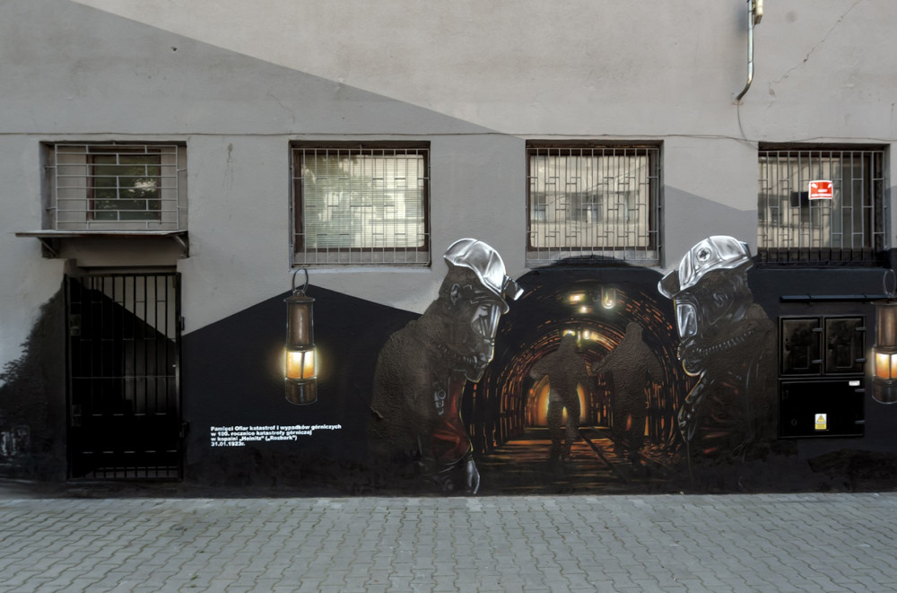 Byli górnicy i mieszkańcy muralem upamiętnili ofiary tragedii w kopalni „Rozbark”