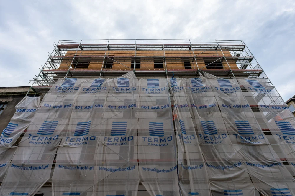 Bytom: Rycerska 1 z koroną. Trwa remont zabytkowej kamienicy