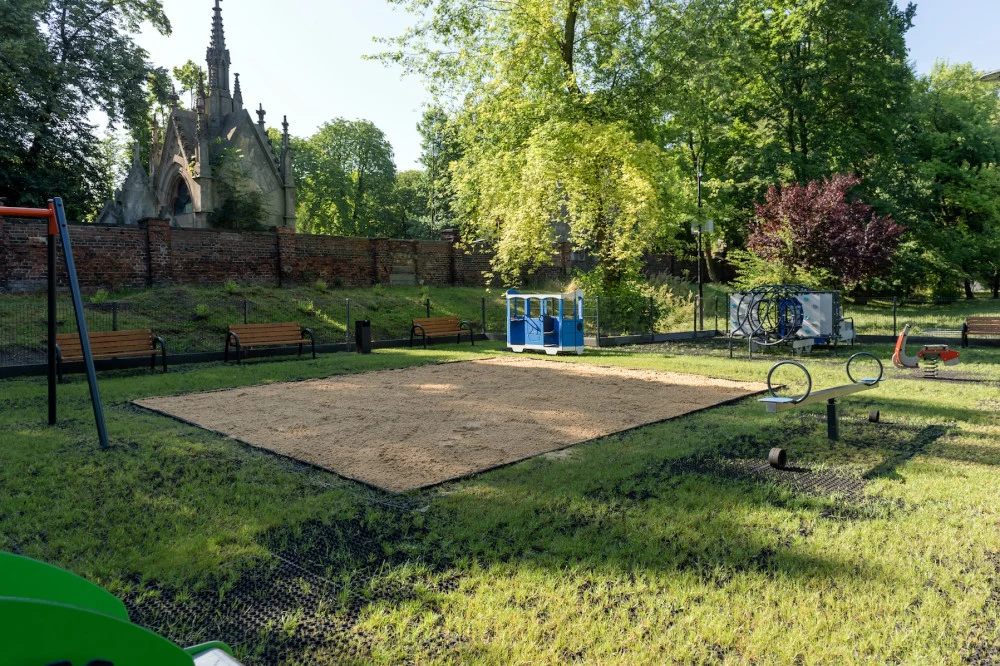 Bytom: Plac zabaw na alei Marka Sienickiego oddany do użytku
