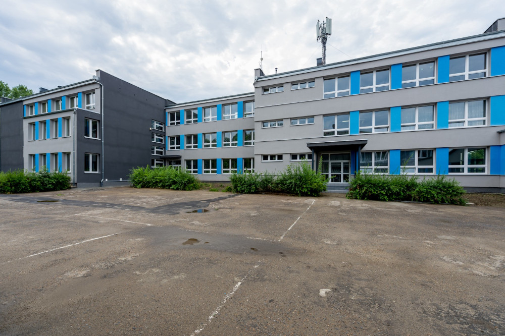 Budynek Szkoły Podstawowej Specjalnej nr 2 przy ul. Arki Bożka przeszedł termomodernizację