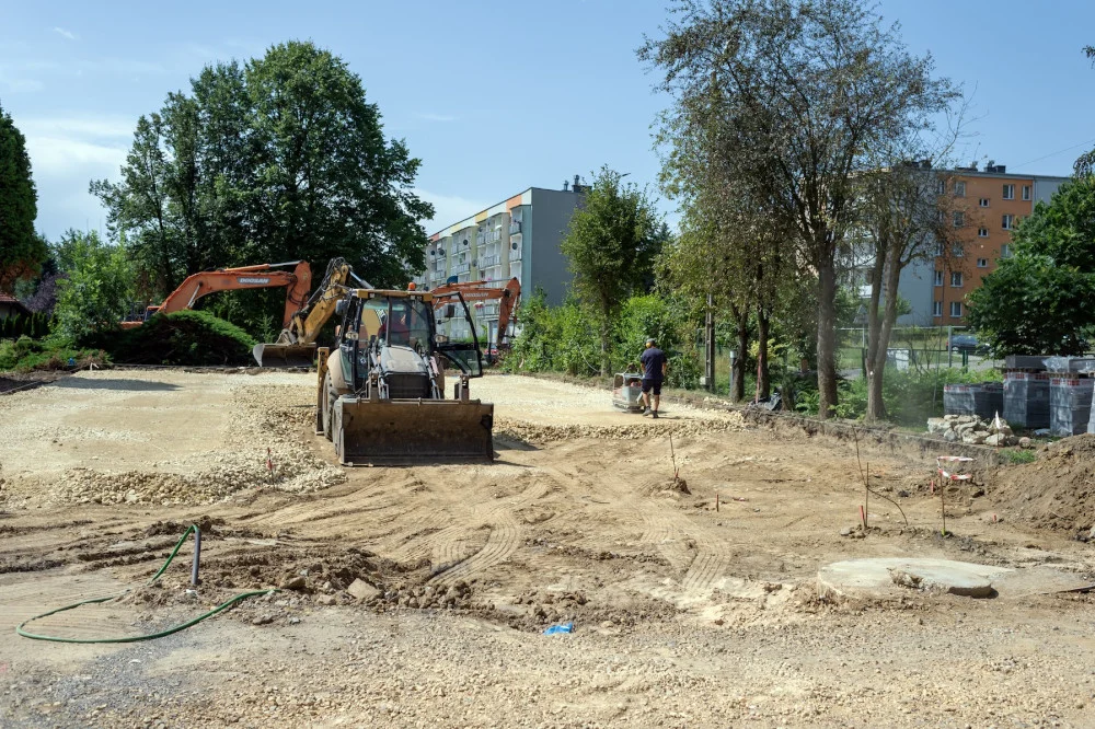 Trwa budowa placu zabaw i parkingu przy przedszkolu w Miechowicach