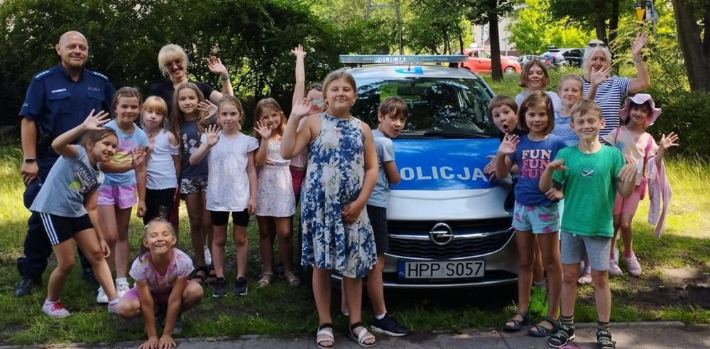 Sosnowieccy policjanci spotkali się z uczestnikami półkolonii