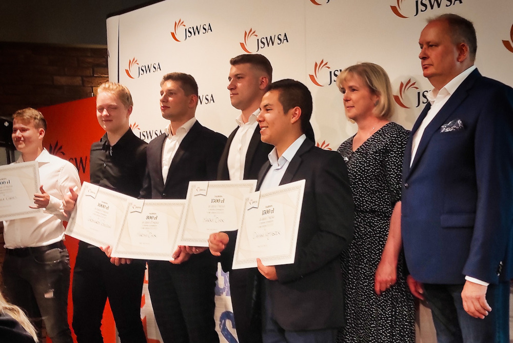 Nagrody Jastrzębskiej Spółki Węglowej dla najlepszych uczniów ZSP w Ornontowicach